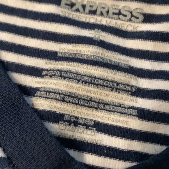 Men’s Express V neck in Medium - Picture 5 of 10